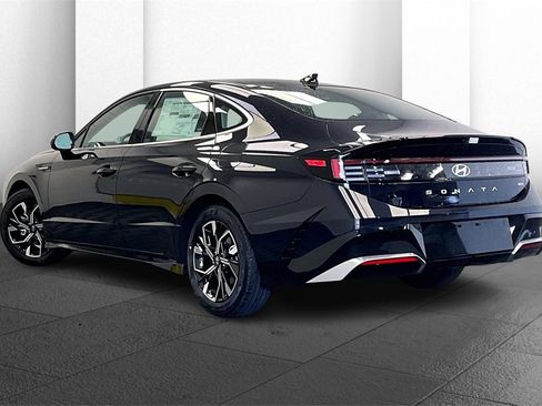New 2025 Hyundai Sonata SEL image 3