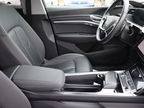 Used 2021 Audi e-tron Premium w/ Convenience Plus Package image 13