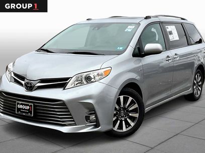 Used 2018 Toyota Sienna XLE