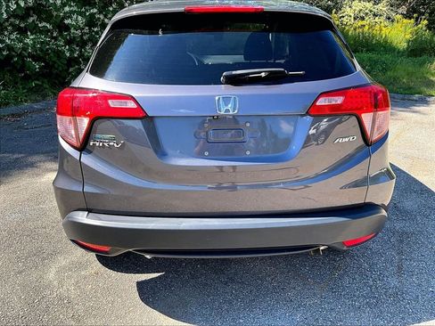 Used 2018 Honda HR-V EX image 10
