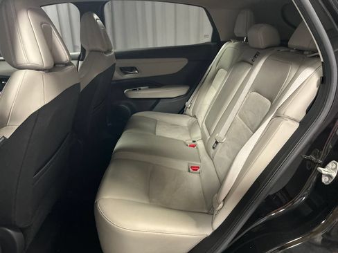 Used 2023 Nissan Ariya FWD image 21