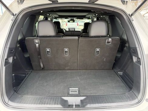 Used 2025 Honda Pilot Black Edition image 12