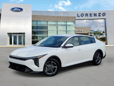 Used 2025 Kia K4 FWD image 1