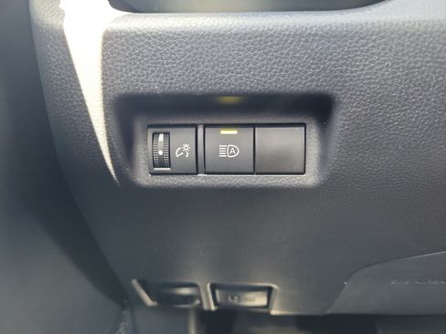 Used 2025 Toyota RAV4 LE AWD/4WD image 29