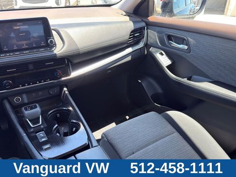 Used 2021 Nissan Rogue SV FWD image 24