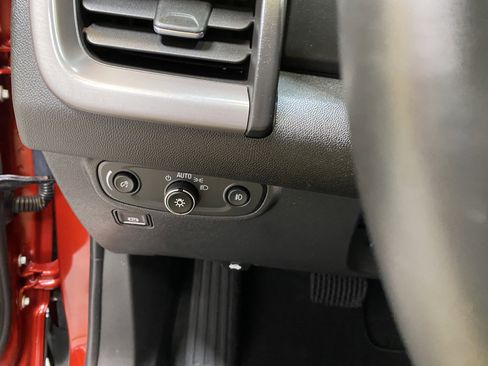 Used 2023 GMC Terrain AT4 image 35