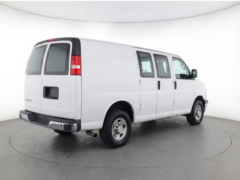 Used 2025 Chevrolet Express 3500 LT w/ LT Preferred Equipment Group RWD image 9