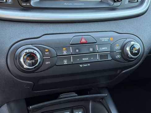 Used 2018 Kia Sorento LX image 30