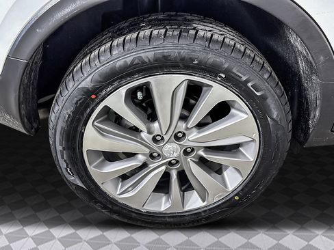 Used 2020 Buick Encore Preferred image 37