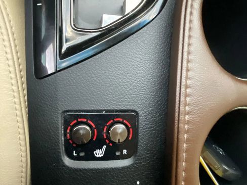 Used 2016 Toyota Avalon Touring image 23