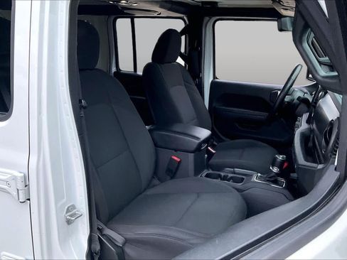 Used 2022 Jeep Wrangler Unlimited Sport AWD/4WD image 9