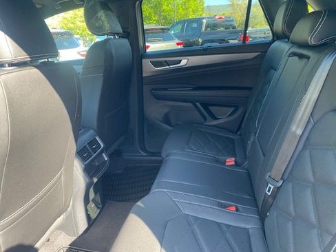 New 2026 Volkswagen Atlas Cross Sport SE image 10