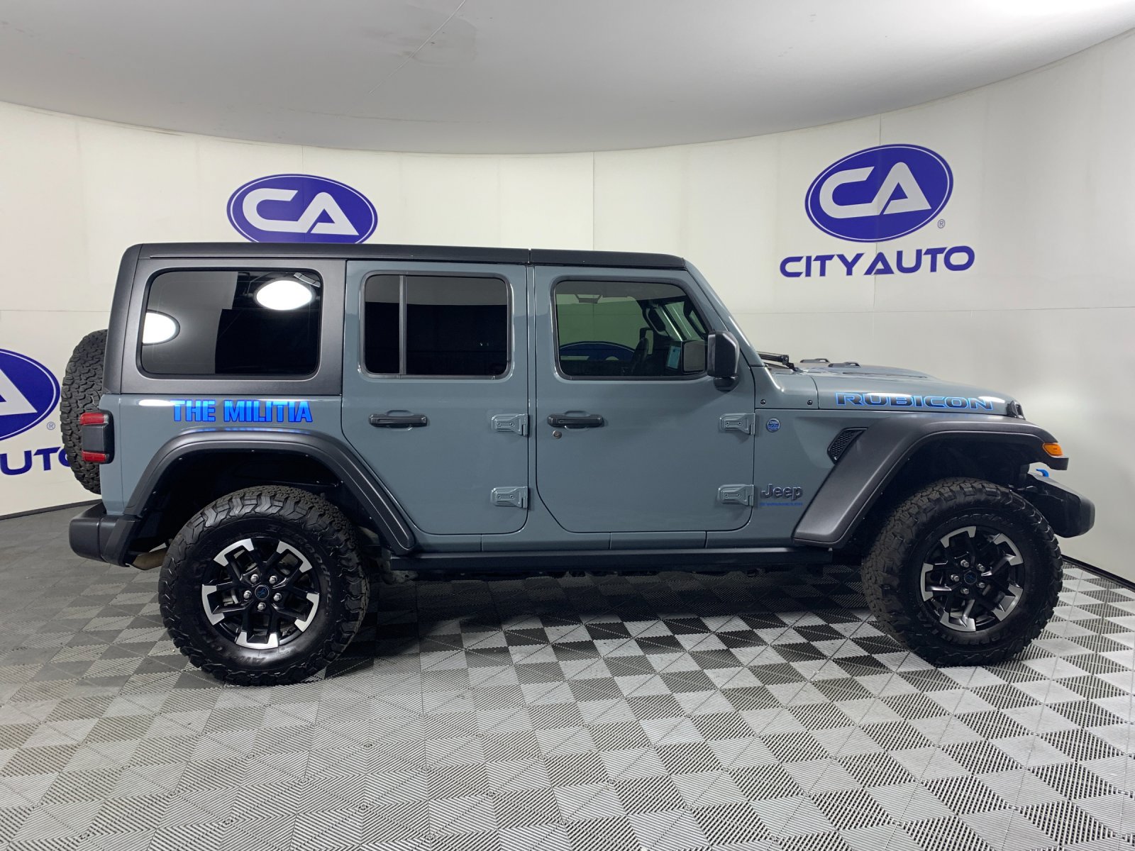 Used 2024 Jeep Wrangler Unlimited Rubicon 4xe w/ Technology Group AWD/4WD image 2