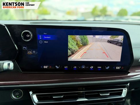Used 2025 Chevrolet Traverse Z71 AWD/4WD image 26
