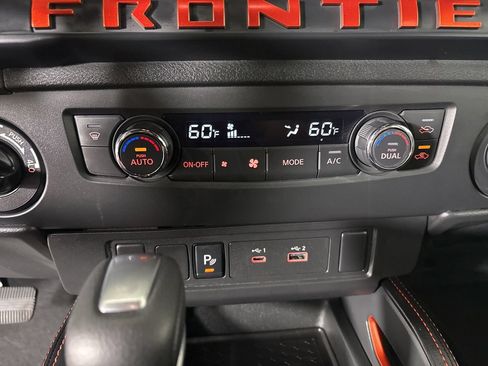 Used 2025 Nissan Frontier PRO-4X AWD/4WD image 17
