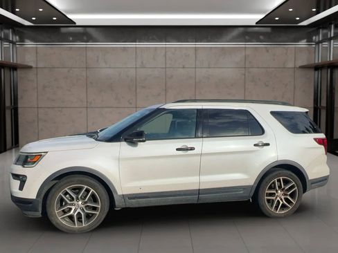 Used 2018 Ford Explorer Sport image 4