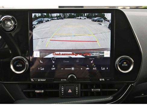 Used 2025 Lexus NX 250 FWD image 23