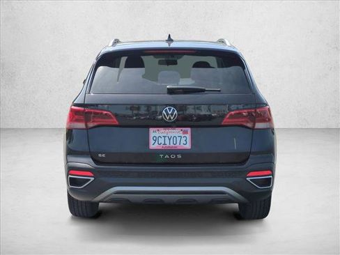 Used 2022 Volkswagen Taos SE image 7