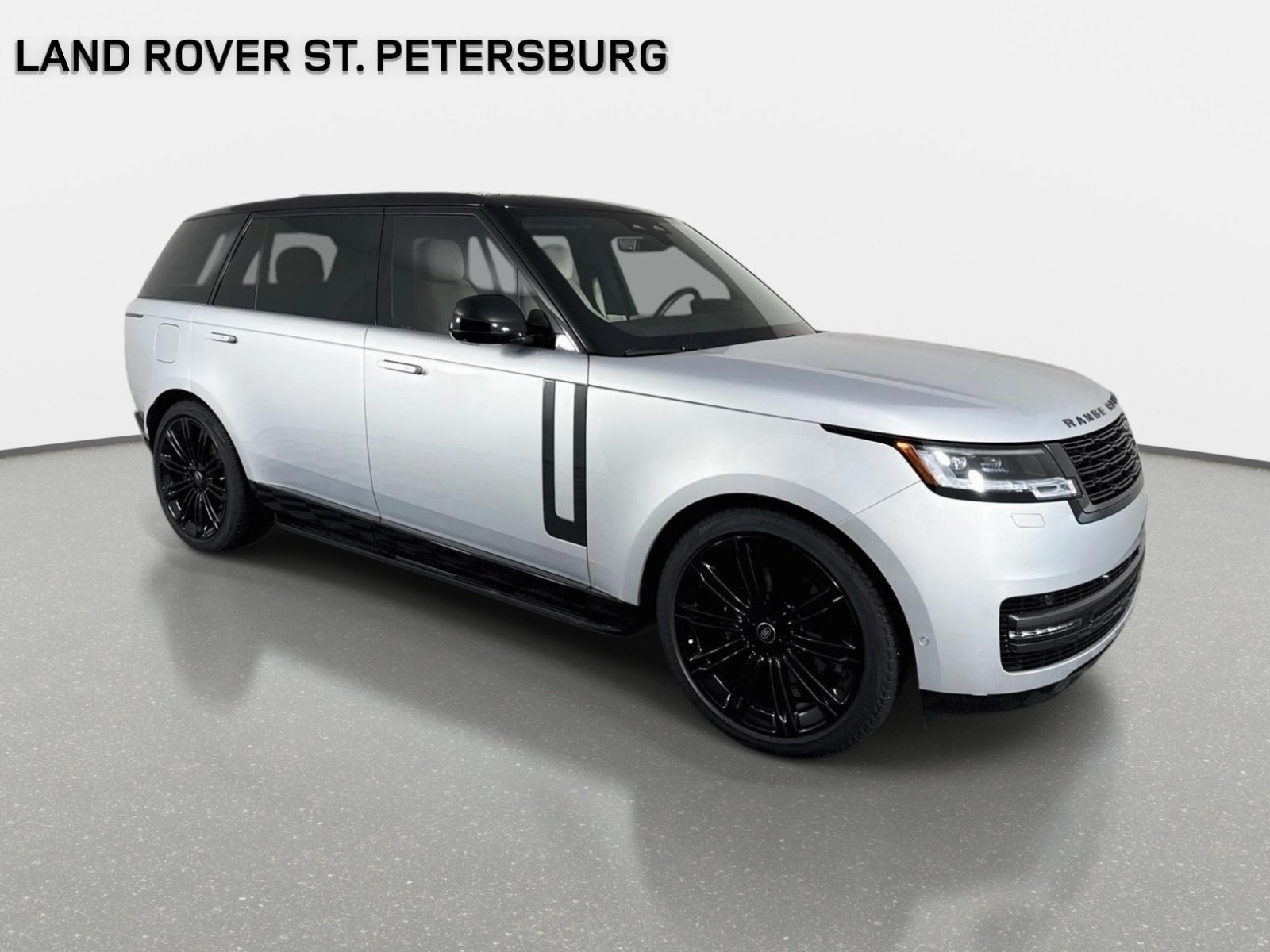 Used 2024 Land Rover Range Rover Long Wheelbase SE AWD/4WD image 3