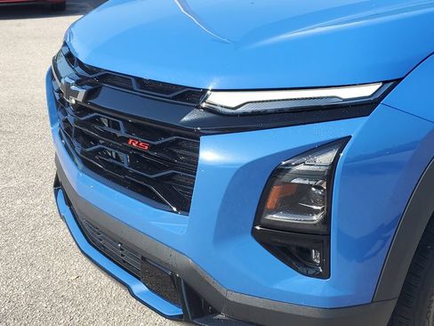 Used 2025 Chevrolet Equinox RS w/ Safety and Technology Package FWD image 11