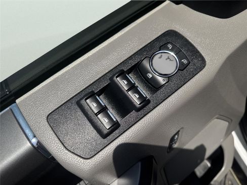 Used 2020 Ford F150 XLT w/ Equipment Group 302A Luxury AWD/4WD image 18