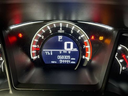 Used 2018 Honda Civic Sport image 13