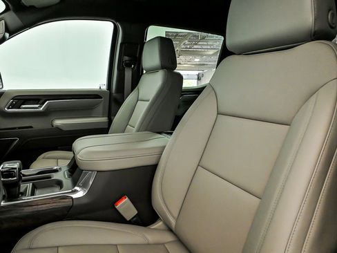 New 2026 GMC Sierra 1500 SLT w/ SLT Premium Plus Package AWD/4WD image 9