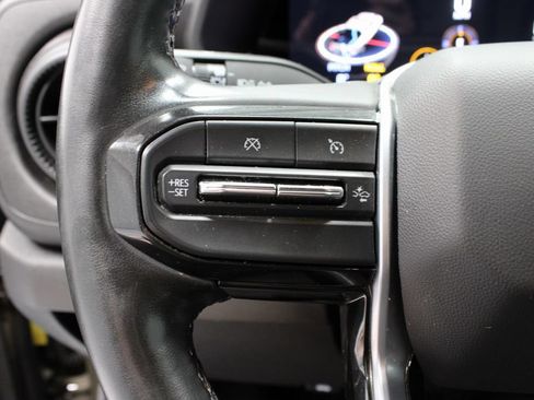 Used 2025 Chevrolet Colorado Trail Boss AWD/4WD image 29