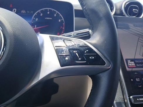 Used 2024 Mercedes-Benz GLC 300 4MATIC image 29