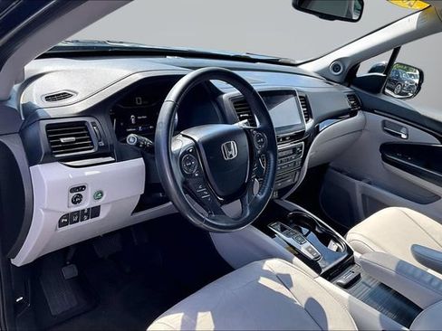 Used 2016 Honda Pilot Touring image 12