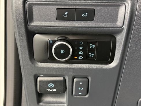 Used 2023 Ford Expedition Limited AWD/4WD image 23