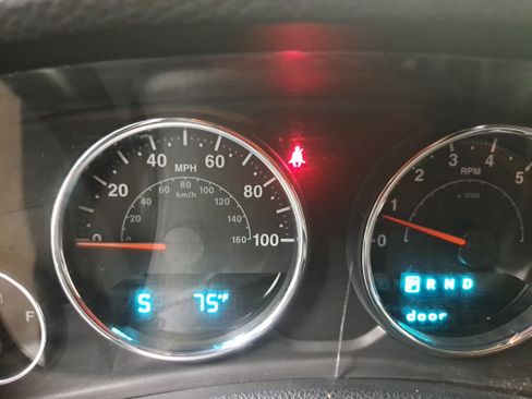 Used 2013 Jeep Wrangler Unlimited Sport AWD/4WD image 17