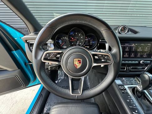 Certified 2020 Porsche Macan AWD/4WD image 22