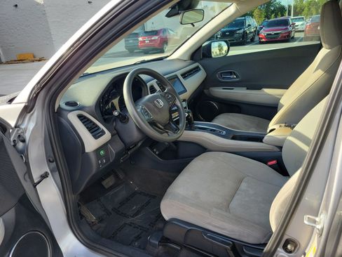 Used 2021 Honda HR-V EX image 15