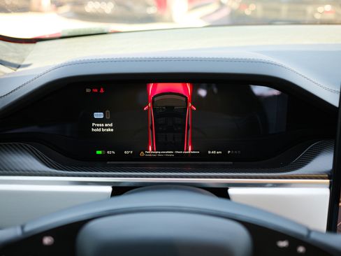 Used 2021 Tesla Model S Plaid image 19