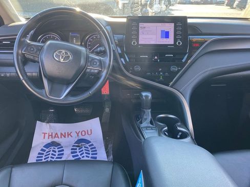 Used 2024 Toyota Camry SE image 9