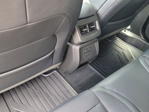 New 2025 Chevrolet Equinox EV LT w/ Convenience Package II image 26