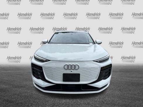 Used 2025 Audi Q6 e-tron Premium Plus w/ Premium Plus AWD/4WD image 3