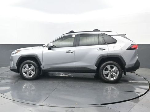 Used 2025 Toyota RAV4 XLE FWD image 21