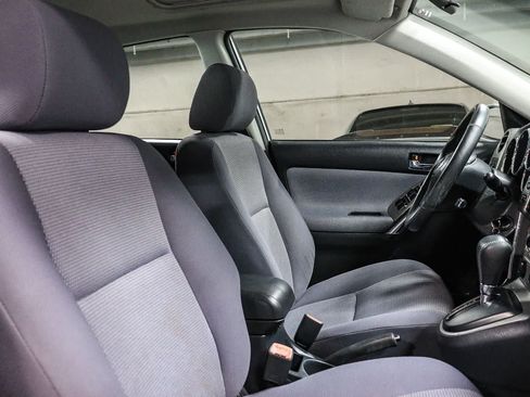 Used 2005 Toyota Matrix XR FWD image 17