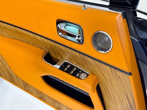 Used 2021 Rolls-Royce Dawn RWD image 17