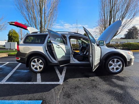 Used 2008 Volvo XC70 3.2 image 24