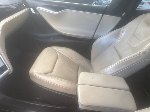 Used 2016 Tesla Model S 70D image 17