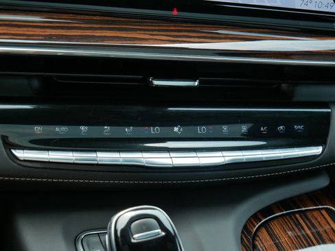 Certified 2023 Cadillac Escalade Premium Luxury AWD/4WD image 22