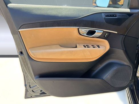 Certified 2023 Volvo XC90 B6 Ultimate w/ Lounge Package AWD/4WD image 22