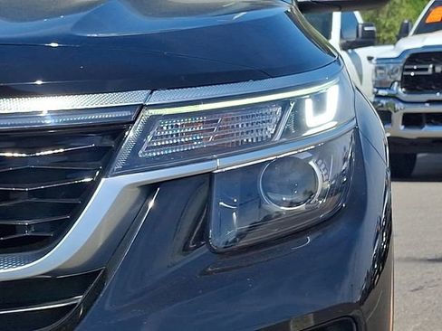 Used 2023 Kia Seltos S w/ Navigation Package FWD image 9