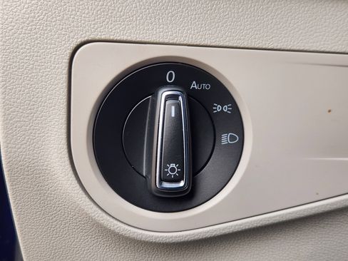 Certified 2022 Volkswagen Tiguan SE w/ Panoramic Sunroof Package image 25