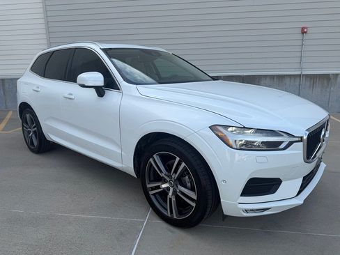 Used 2018 Volvo XC60 T5 Momentum w/ Convenience Package AWD/4WD image 1