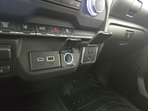 Certified 2025 GMC Sierra 3500 Pro AWD/4WD image 26