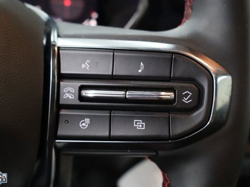 Used 2024 GMC Canyon AT4X image 17